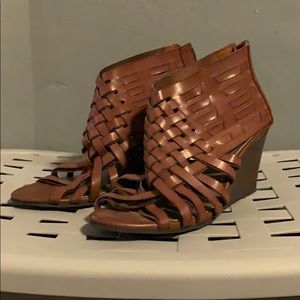 Wicker Wedge